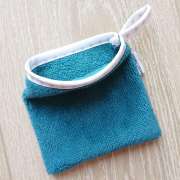 Mini gant nettoyant démaquillant - Biais étoiles beige/blanc bleu paon